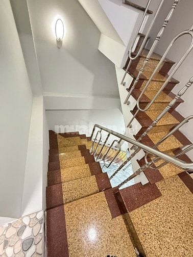 Bán nhà góc 2 MT, 218 Tôn Thất Hiệp, P.8, Q.11, vị trí Vip