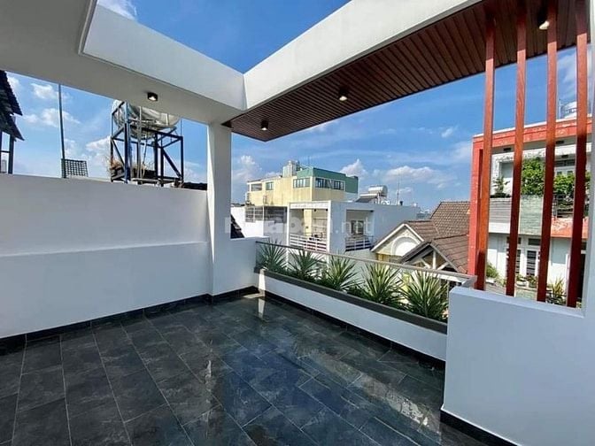 Đi nước ngoài định cư bán gấp nhà ở mặt tiền đường Nguyễn Bá Luật, phư