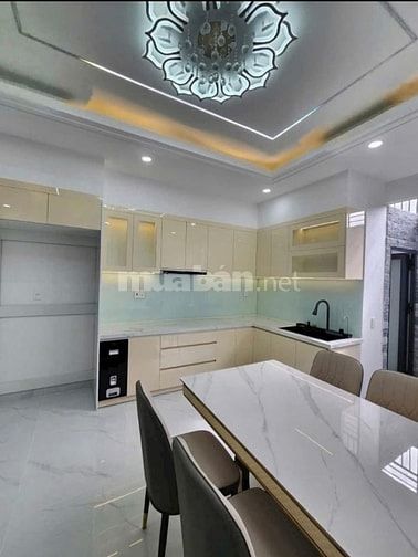 BÁN GẤP NHÀ TRẦN XUÂN SOẠN, Q7 HẺM XE HƠI GIÁ 2TỶ880 - DT: 70m2 