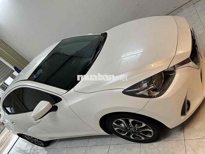 Mazda 2 2017  1.5 AT Sedan - 880000 km