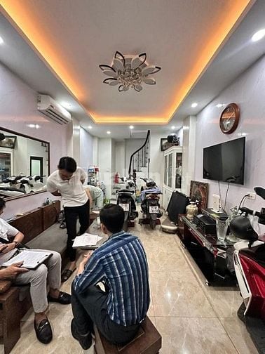 Bán nhà trong ngõ phường Thổ Quan quận Đống Đa. Ngõ đẹp nông gần phố