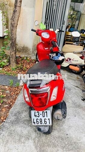xe Elizabeth đỏ