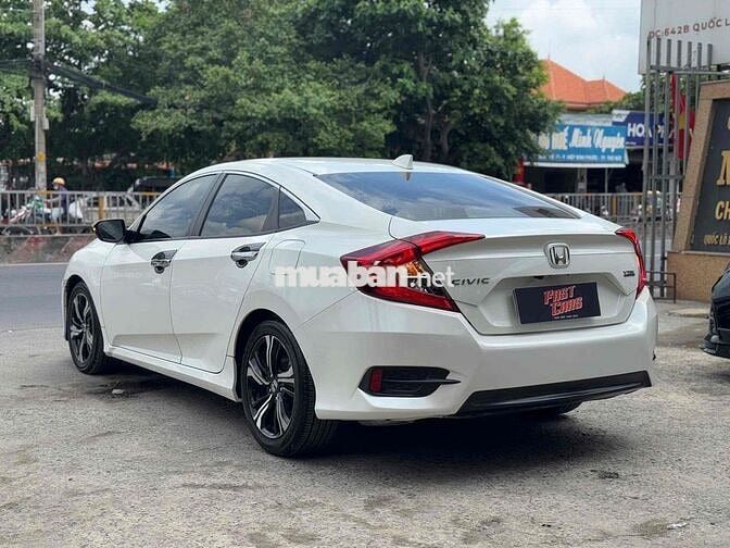Honda Civic 2018 1.5 L đi 82000 km góp 60%