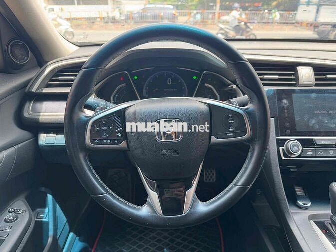 Honda Civic 2018 1.5 L đi 82000 km góp 60%