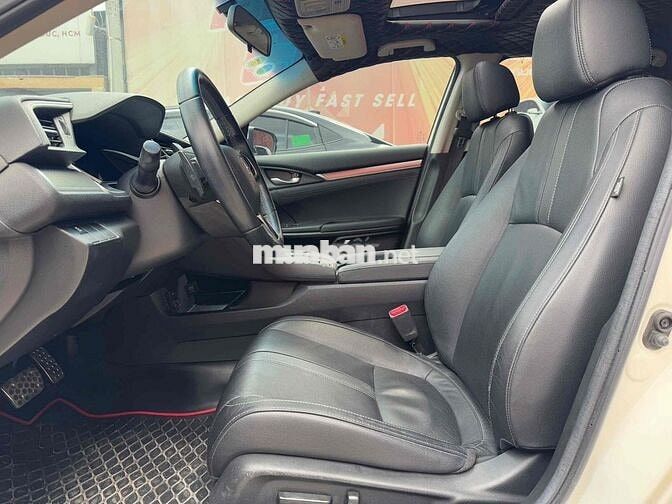 Honda Civic 2018 1.5 L đi 82000 km góp 60%
