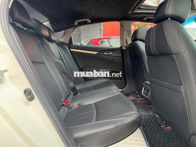 Honda Civic 2018 1.5 L đi 82000 km góp 60%