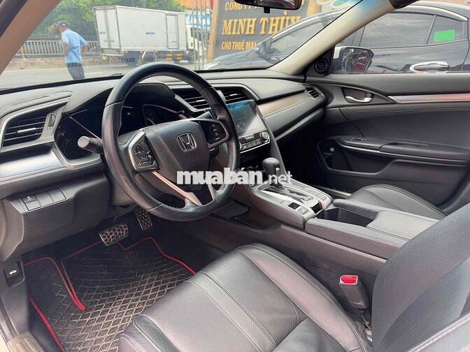 Honda Civic 2018 1.5 L đi 82000 km góp 60%