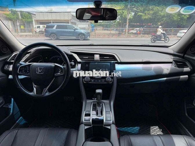 Honda Civic 2018 1.5 L đi 82000 km góp 60%