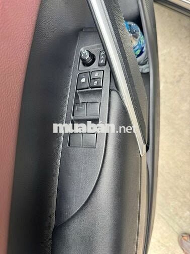 Corolla Cross bản V đăng ký t1/2022 odo mới 3v8