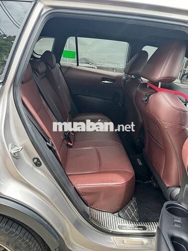 Corolla Cross bản V đăng ký t1/2022 odo mới 3v8