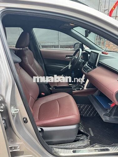 Corolla Cross bản V đăng ký t1/2022 odo mới 3v8