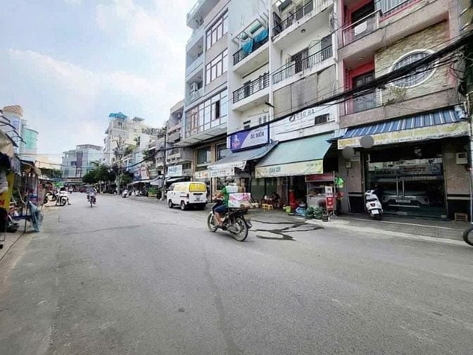 Bán nhà hẻm 7m 130 Phạm Văn Hai P.3 Tân Bình. 5.2x23. 4 tầng nhà mới