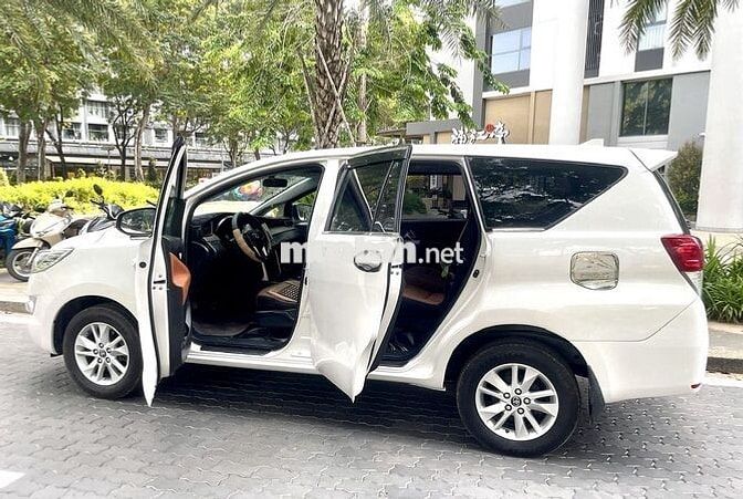 Toyota INNOVA 2018 E xe nhà ít xài còn Zin: 397tr
