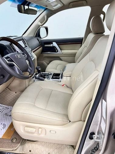 Toyota Land Cruser VX 4.6V8 Model 2016 