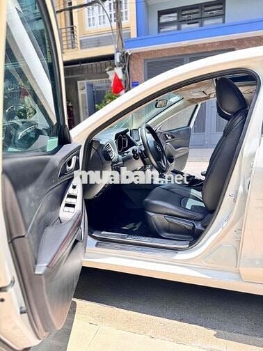 Mazda 3 2016 1.5 AT Sedan xe gia đình rất mới!