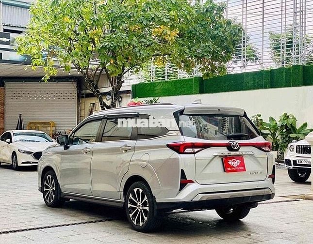 Toyota Veloz Cross 2022 CVT Top giá Rẻ - 60000 km