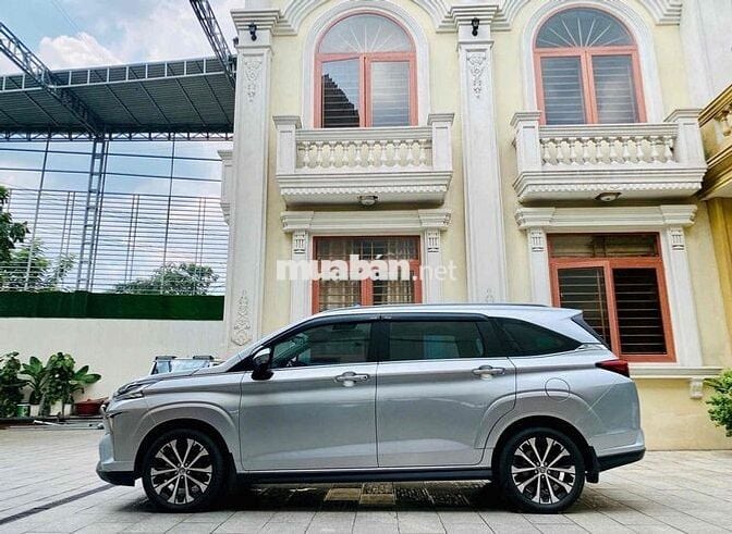 Toyota Veloz Cross 2022 CVT Top giá Rẻ - 60000 km