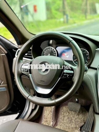 VinFast Lux A2.0 Plus 2022 - 34000 km