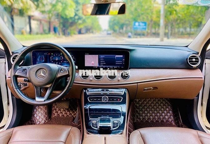 Mercedes Benz E Class 2018 E200 - 77000 km