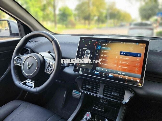 VinFast VF8 2022 VF8 Eco - 14000 km