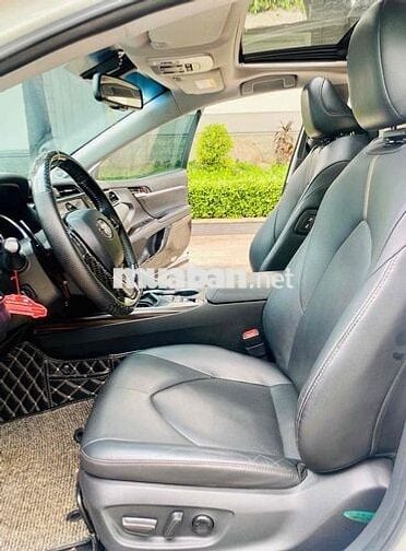 Toyota Camry 2020 2.5Q giá siêu rẻ - 69000 km