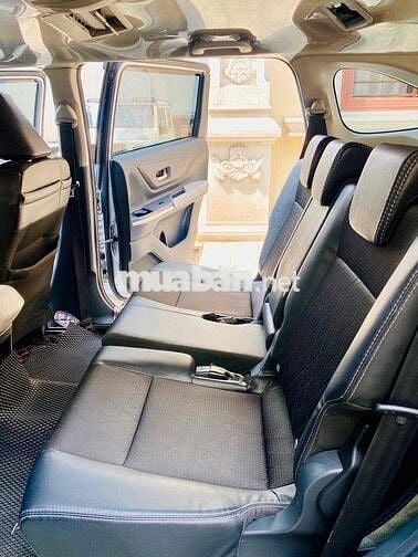 Toyota Veloz Cross 2022 CVT Top giá Rẻ - 60000 km