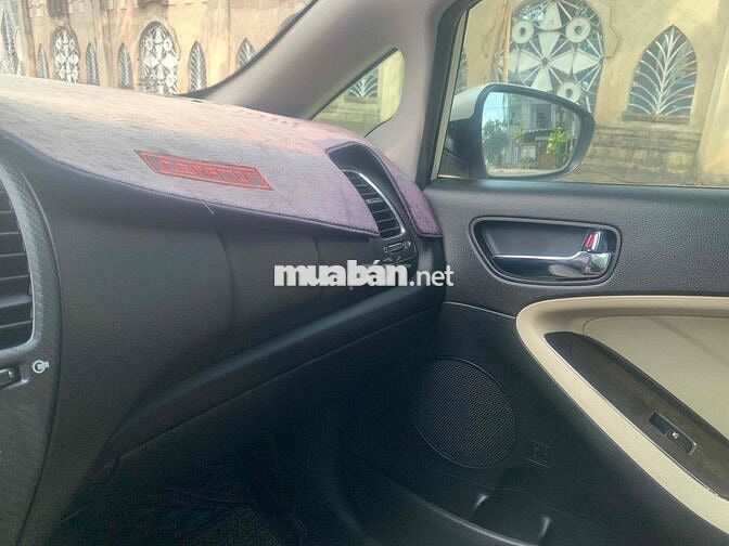 Kia Cerato 2018 2.0 AT Premium - 90 km