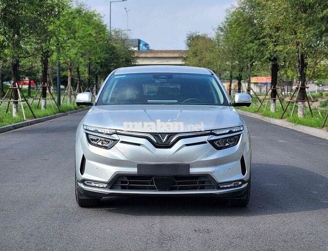 VinFast VF8 2022 VF8 Eco - 14000 km