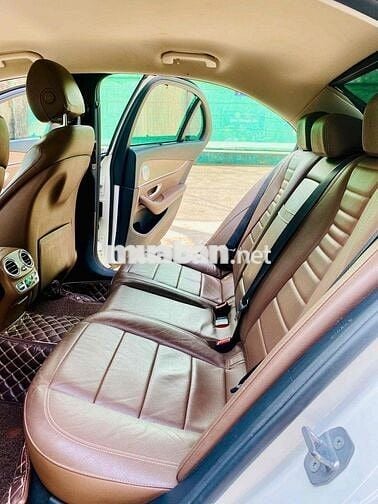 Mercedes Benz E Class 2018 E200 - 77000 km