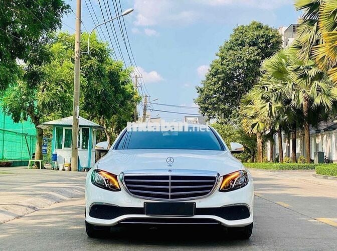 Mercedes Benz E Class 2018 E200 - 77000 km