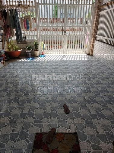 Bán gấp căn nhà ở gần ngay nhà máy nước Tân Hiệp 100m2 SHR giá 740tr