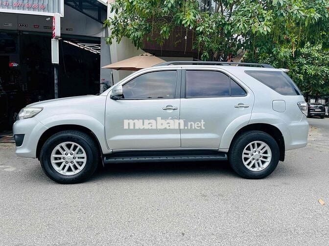 Toyota Fortuner 2013 2.7V 4x4 AT - 150000 km
