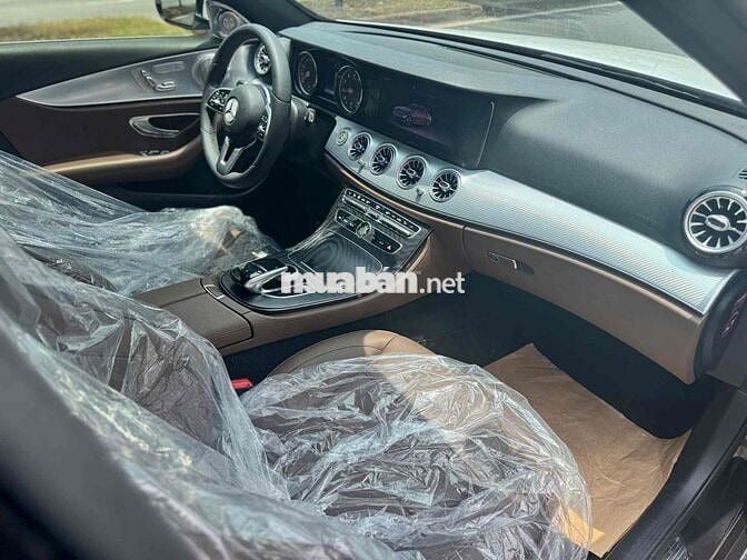 E200 SPORT - 76000 km - ĐEN WRAP TRẮNG