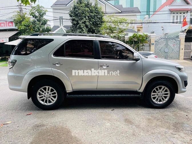 Toyota Fortuner 2013 2.7V 4x4 AT - 150000 km