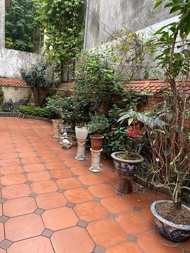Cho thuê nhà biệt thự 3 tầng tại ngõ 530 phố Thuỵ Khuê, Q.Tây Hồ