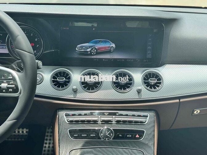 E200 SPORT - 76000 km - ĐEN WRAP TRẮNG