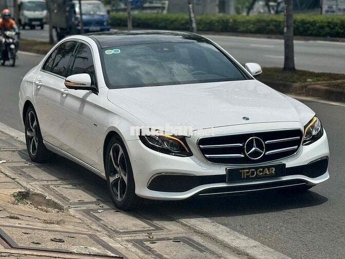 E200 SPORT - 76000 km - ĐEN WRAP TRẮNG