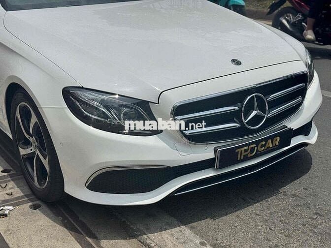 E200 SPORT - 76000 km - ĐEN WRAP TRẮNG
