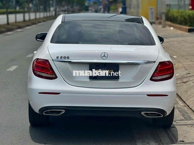 E200 SPORT - 76000 km - ĐEN WRAP TRẮNG