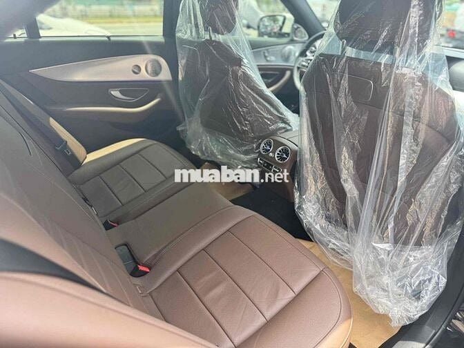 E200 SPORT - 76000 km - ĐEN WRAP TRẮNG