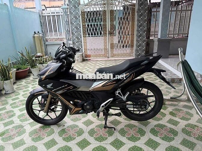 Xe WinnerX màu đen Bạc Vàng Đồng