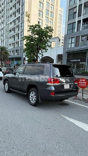 Bán Toyota Land Cruiser 4.6 V8 sản xuất 2020, lăn bánh hơn4 vạn km. 
