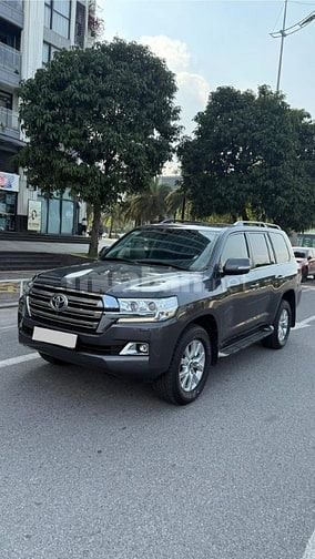Bán Toyota Land Cruiser 4.6 V8 sản xuất 2020, lăn bánh hơn4 vạn km. 