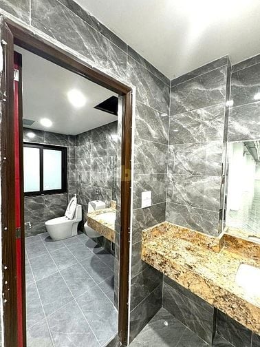 Cho thuê sàn 235m2 xây dựng, mt 8m Mặt phố Đặng Tiến Đông