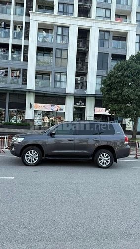 Bán Toyota Land Cruiser 4.6 V8 sản xuất 2020, lăn bánh hơn4 vạn km. 