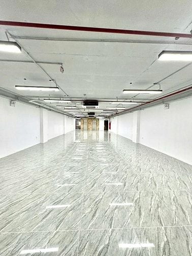 Cho thuê sàn 235m2 xây dựng, mt 8m Mặt phố Đặng Tiến Đông