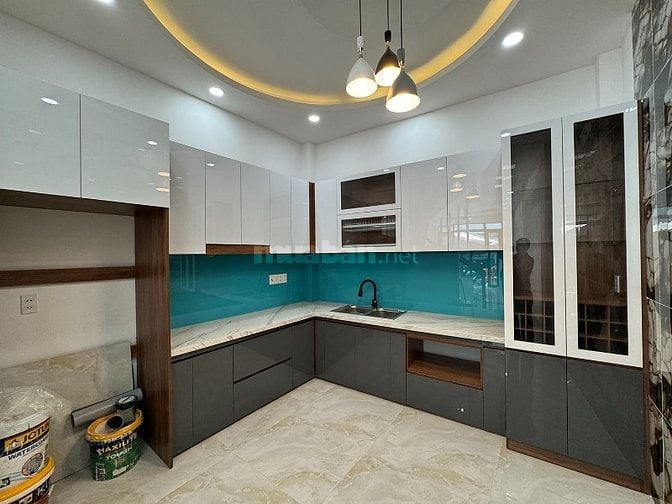 3lầu, mới 100% xe hơi đổ cách nhà 10m khu VIP Nguyễn Văn Đậu gần PĐLưu