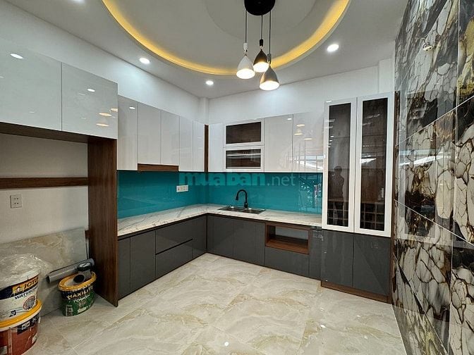 3lầu, mới 100% xe hơi đổ cách nhà 10m khu VIP Nguyễn Văn Đậu gần PĐLưu