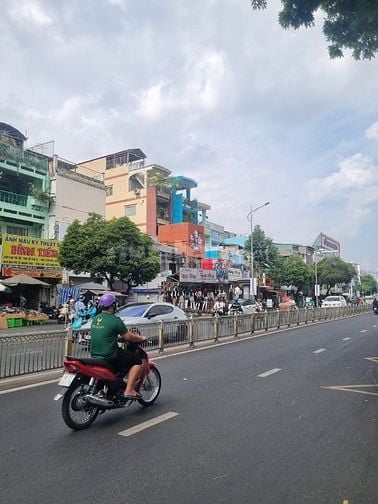 Ngay ngã 4 Minh Phụng!!MTKD Hậu Giang, Q. 6 (4.3x17m) 5 tầng chỉ 14 tỷ
