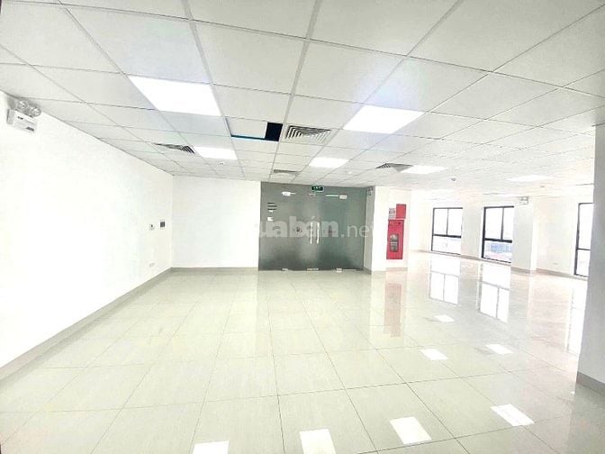 Cho thuê sàn 180m2 xây dựng tại Cầu Giấy cạnh Bưu điện Cầu Giấy